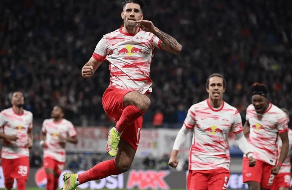 赛前体能课后,莱比锡主帅复盘备战英超,球迷炸锅,年轻球员得到机会的简单介绍 赛前体能课后,莱比锡主帅复盘备战英超,球迷炸锅,年轻球员得到机会的简单介绍