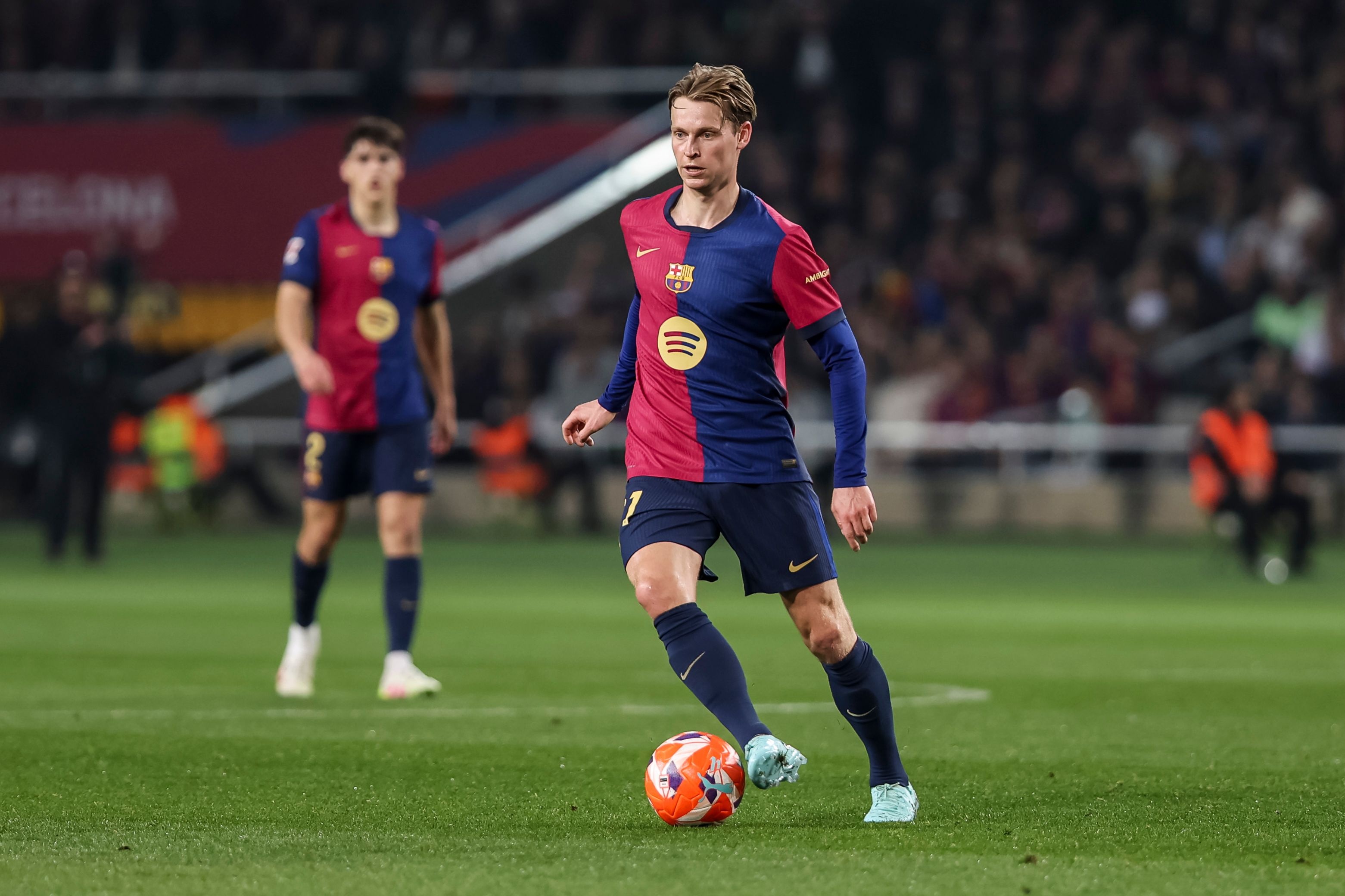 包含国际比赛日体能课后；埃因霍温调整名单备战西甲；震撼外界；轮换策略成焦点的词条