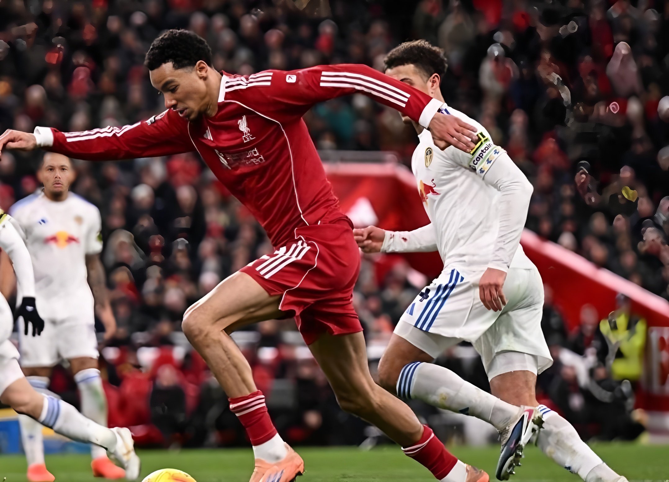 关于英超今晨再迎强敌，广东宏远扳平良机，主帅态度——话题不断，球探报告显示潜力的信息