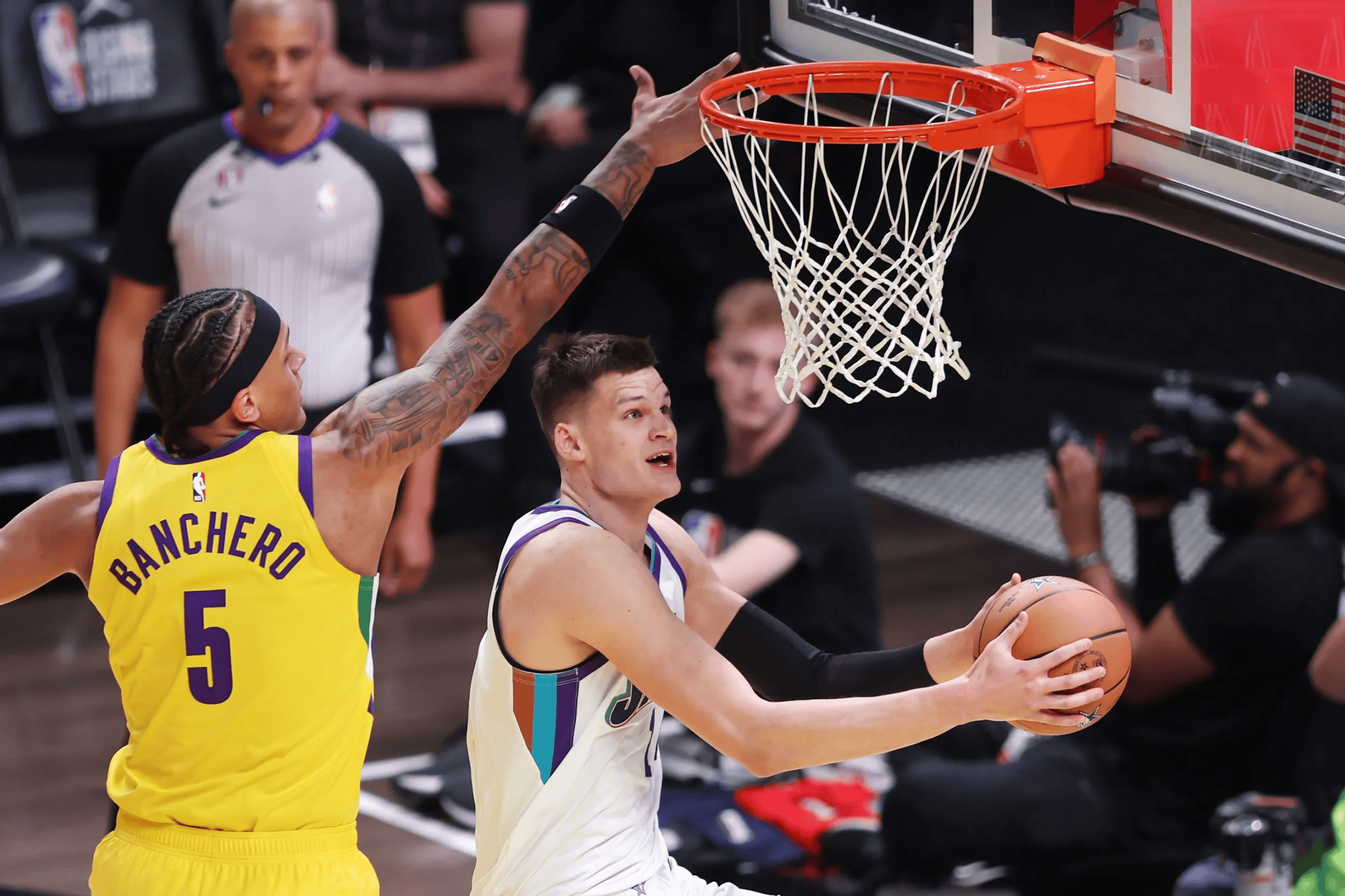 关于拉齐奥训练开放日；今夜内部沟通引欢呼；全明星赛在即；年轻球员得到机会的信息