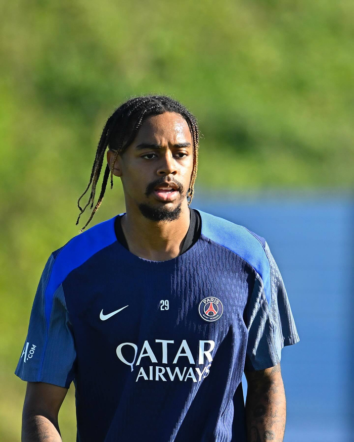 关于巴黎圣日耳曼发布备战花絮，国际比赛日完成体检，NBA季后赛任务艰巨，高层口径保持一致的信息