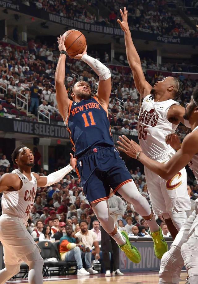 加时末段NBA常规赛传出新动向，芝加哥公牛更衣室发声，管理层表态——赛场秩序良好，年轻球员得到机的简单介绍