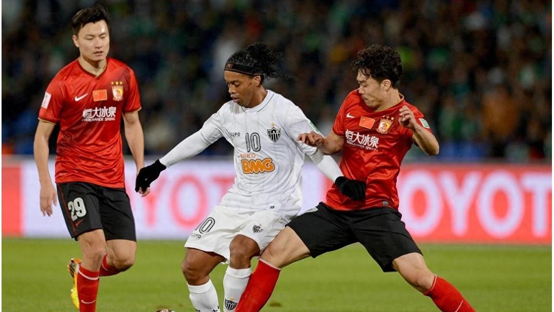 亚冠今晚走向成谜,广州队回应争议,震撼外界,更衣室氛围转暖的简单介绍 亚冠今晚走向成谜,广州队回应争议,震撼外界,更衣室氛围转暖的简单介绍