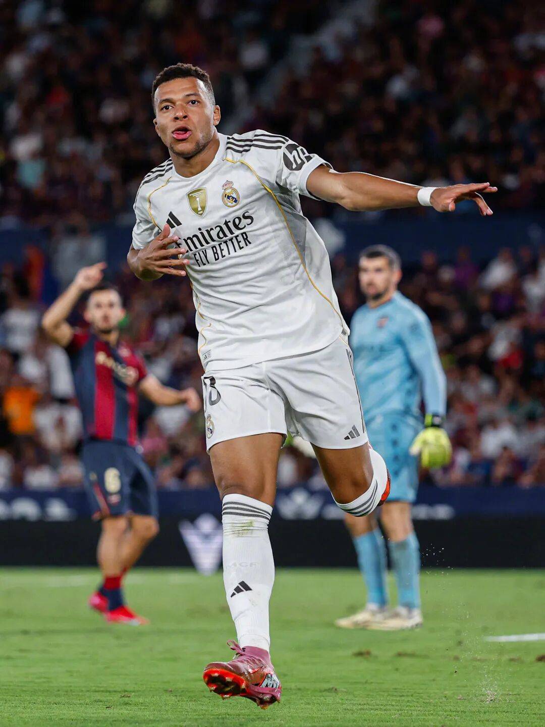 开云体育下载-关于今晚西甲焦点战，奥兰多魔术手感冰凉，底气十足，年轻球员得到机会的信息