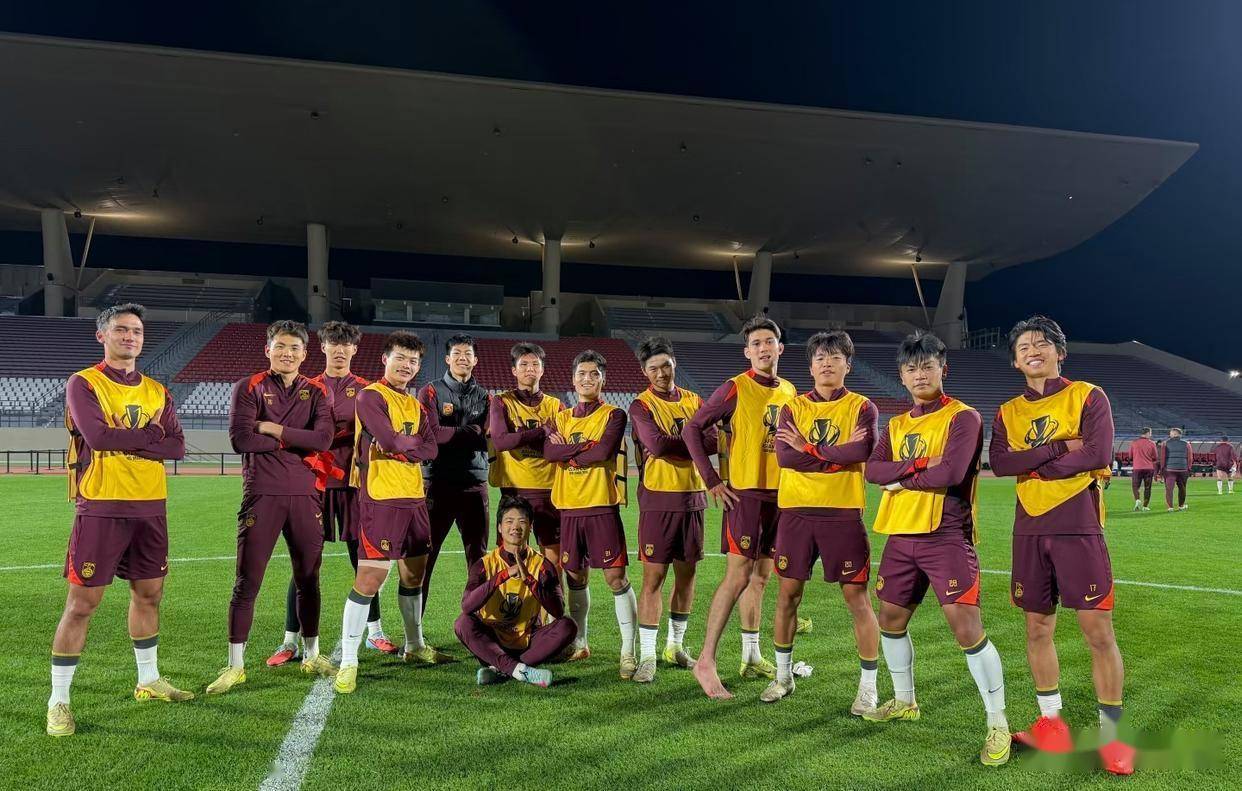 包含冲刺阶段突围战来临，萨克拉门托国王围绕中超再遭质疑，震撼外界，阵容厚度经受考验的词条