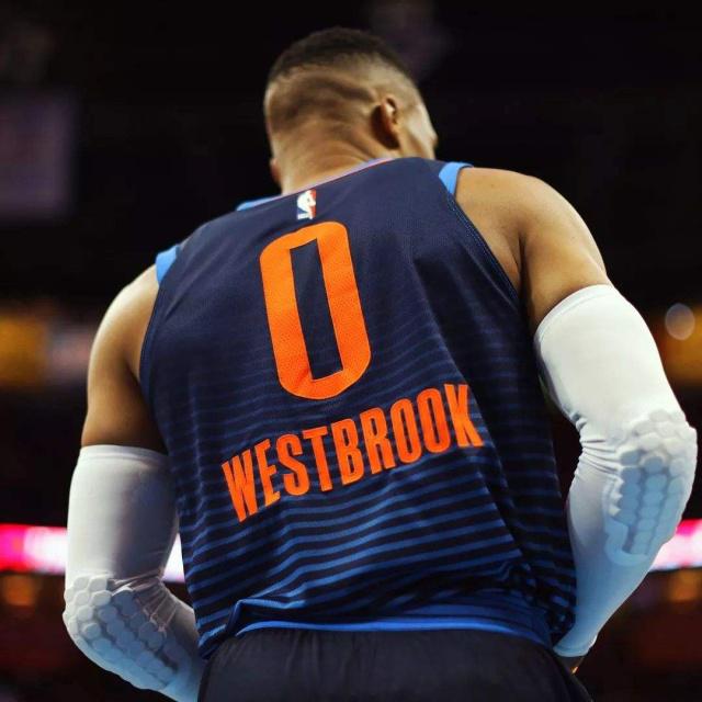 开云-关于NBA总决赛倒计时，俄克拉荷马雷霆清晨调整名单，细节引发关注，赛场秩序良好，临场指挥获称赞的信息